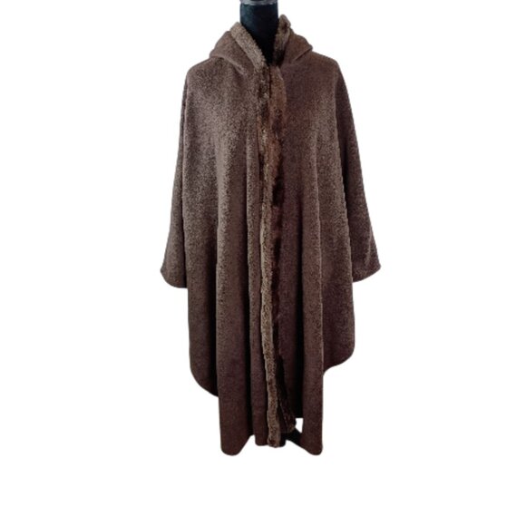 EAST 5Th Women's Warm Winter Poncho Style Cape With a Cozy Hood Brown ONE SIZE - Picture 2 of 4